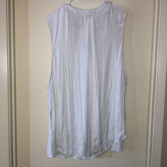 Torrid Size 5 (28W) Top - Picture 2 of 6